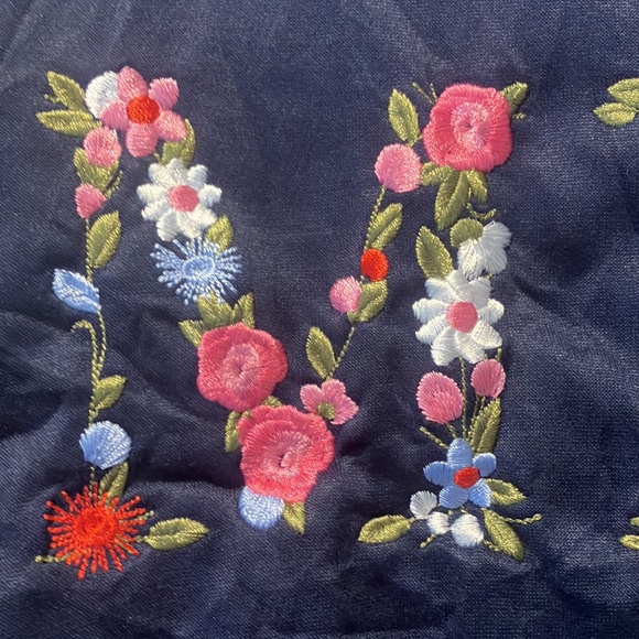 Sweatshirt - Picture 2 of 4